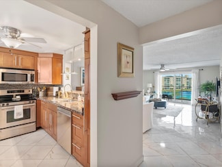 141 SE 3rd Ave Unit 404, Dania Beach, FL 33004