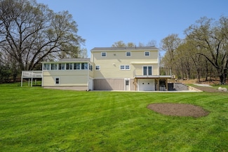 200 Pine Hill Rd, Chelmsford, MA 01824