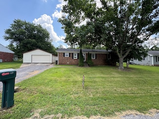 600 Pineridge Dr, Hopkinsville, KY 42240