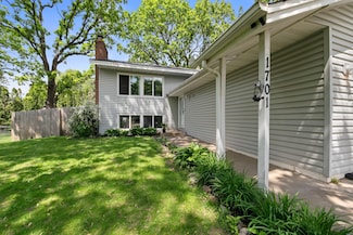 1701 132nd Ln NE, Minneapolis, MN 55449