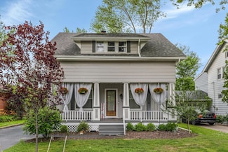 313 Moross Rd, Grosse Pointe Farms, MI 48236