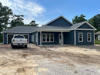 121 Pine Needle Cir, Cape Carteret, NC 28584
