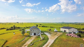 25025 Oregon Trail Rd, Saint Marys, KS 66536