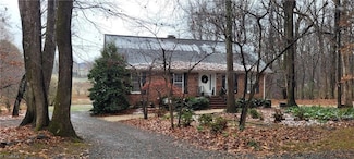 3001 Foxdown Ct, Greensboro, NC 27410