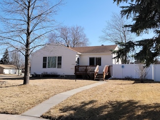 1224 N 2nd St, Aberdeen, SD 57401