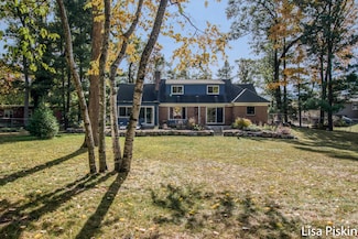 1471 3 Mile Rd NE, Grand Rapids, MI 49505