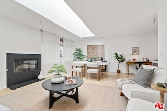 5806 Waring Ave Unit 13, Los Angeles, CA 90038