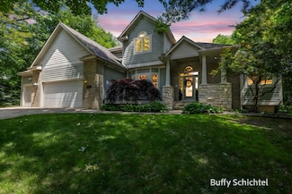 6344 Silverton Dr, Norton Shores, MI 49444