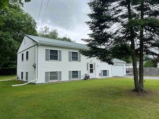15 Woodland Dr, Massena, NY 13662