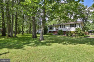 194 Beechwood Ln, Bath, PA 18014