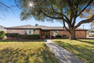 345 Mayfair Dr, Hurst, TX 76054