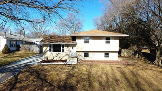 420 E Thornton Ave, Des Moines, IA 50315