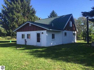 4510 W County Line Rd, Buckley, MI 49620