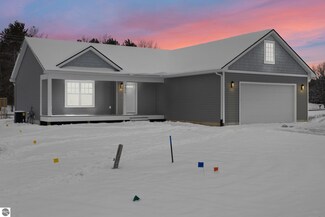 4676 Owl View Dr, Traverse City, MI 49685