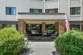 10600 43rd Ave N Unit 203, Plymouth, MN 55442