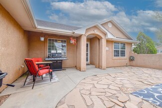 1015 S Rosa Linda Dr, Pueblo, CO 81007