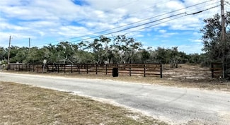 608 Alexander Dr, Rockport, TX 78382