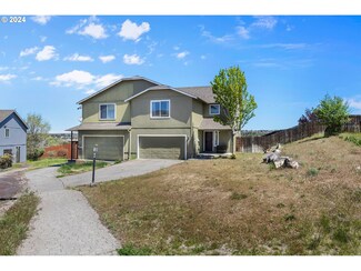 793 SE Maui Ln, Madras, OR 97741