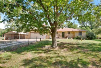 1404 N Greenwich Rd, Mulvane, KS 67110