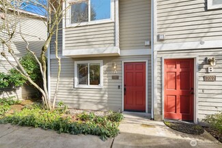 7027 210th St SW Unit A, Lynnwood, WA 98036