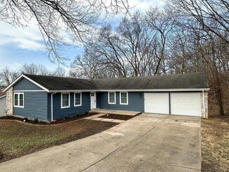 745 La Feil Dr, Manchester, MO 63021