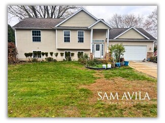 1516 Stuart St, Grand Haven, MI 49417