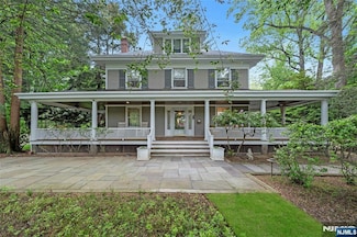 271 County Rd, Demarest, NJ 07627