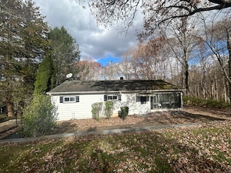 17 Patton Ave, Seymour, CT 06483