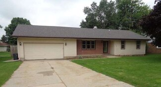 102 N 13th St, Oregon, IL 61061