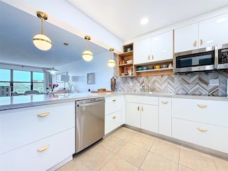 2311 S Cypress Bend Dr Unit 319, Pompano Beach, FL 33069