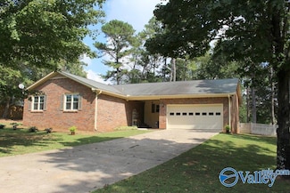 141 Wedgewood Terrace Rd, Madison, AL 35757