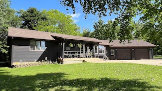 631 W Hale St, New Hampton, IA 50659