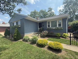 7821 Greenbriar Ln, Cincinnati, OH 45243