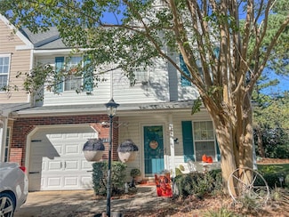 8640 Robinson Forest Dr, Charlotte, NC 28277