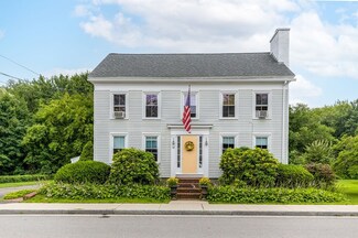 18 Pleasant St, Salisbury, MA 01952
