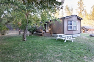 31902 N Milan Rd, Chattaroy, WA 99003