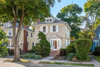 111 Elton St, Providence, RI 02906