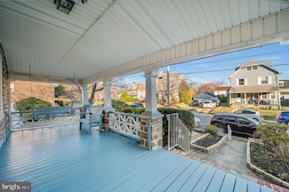 211 Park St, Ridley Park, PA 19078