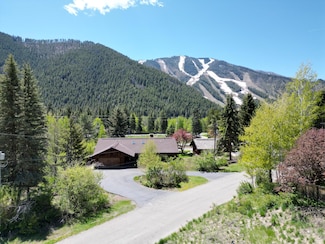 215 Huffman Dr, Ketchum, ID 83340