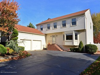 65 Devon Dr, Manalapan, NJ 07726