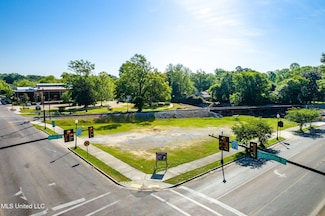 101 Main St, Hattiesburg, MS 39401