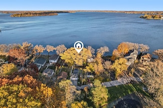 67 Cora Ave, Fox Lake, IL 60020