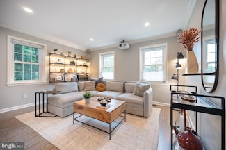 509 Bashford Ln Unit 2, Alexandria, VA 22314