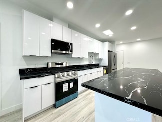 6255 Woodman Ave Unit 201, Van Nuys, CA 91401