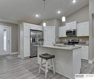 17067 Irving St, Omaha, NE 68118