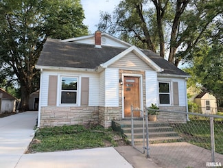 218 E Meadow Lawn St, Manito, IL 61546