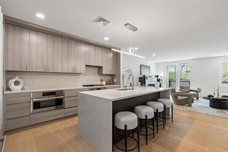 33 Calvert St Unit TH15, Harrison, NY 10528