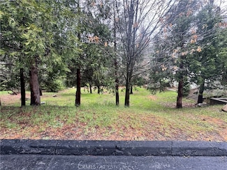27525 Meadow Bay Dr, Lake Arrowhead, CA 92352