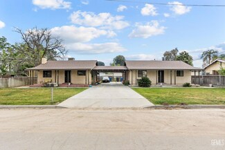 821 Bunting Dr, Bakersfield, CA 93307