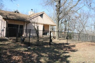102 Summit Ridge Dr, Tahlequah, OK 74464